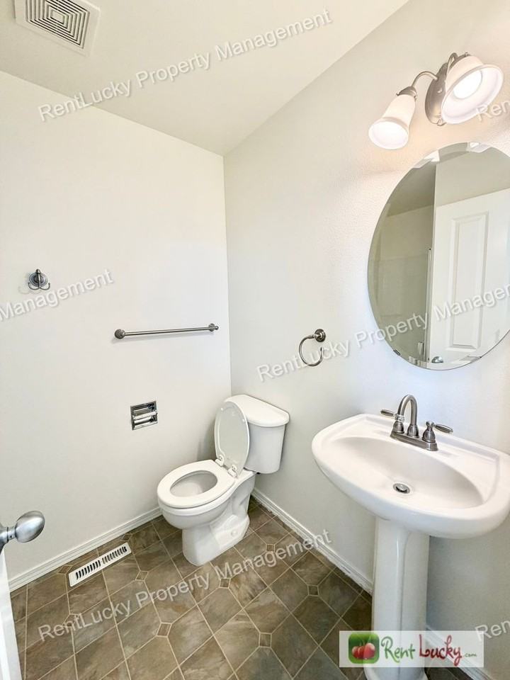 1401 62nd Ct Se - Photo 7 of 38