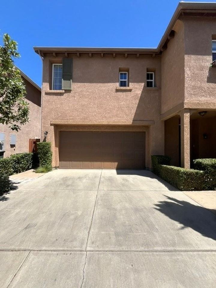 1534 N Oliveto Ct - Photo 2 of 29