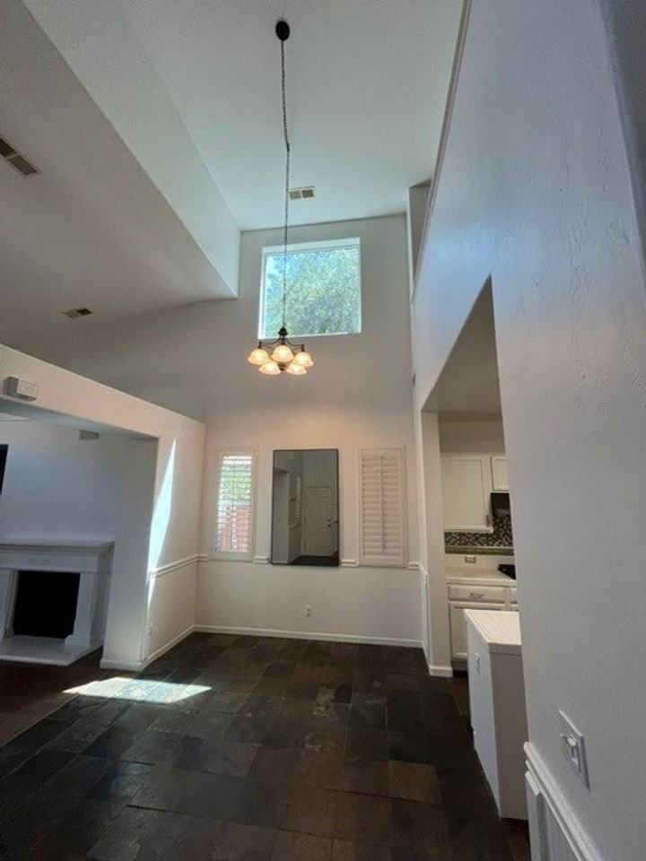 1534 N Oliveto Ct - Photo 5 of 29