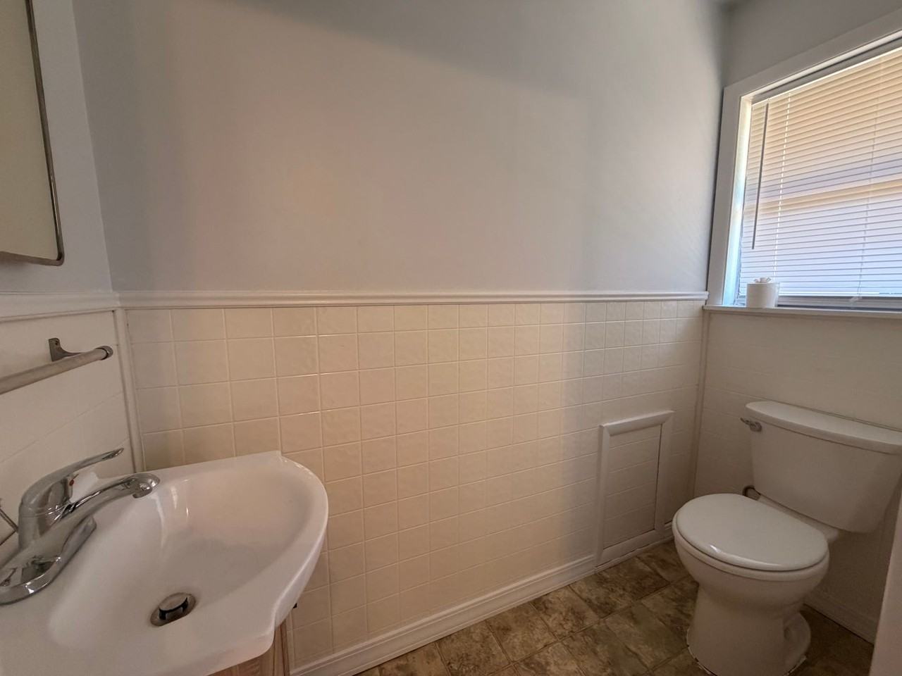 1310 Bradley Ln - Photo 7 of 13