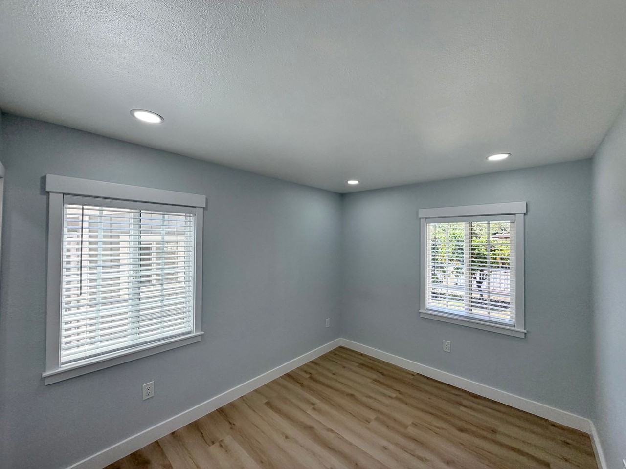 3502 Nyeland Ave - Photo 7 of 9