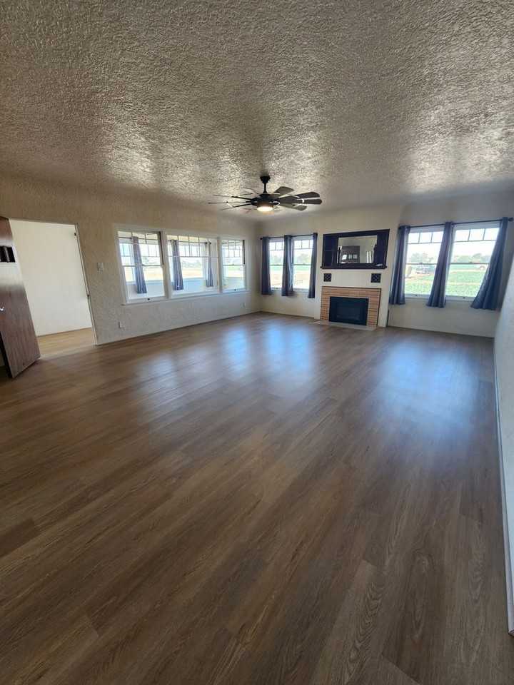 659 Valley Rd - Photo 5 of 26