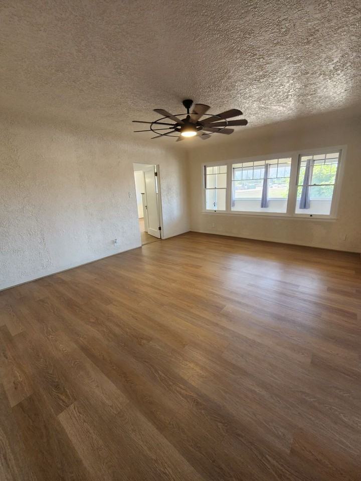 659 Valley Rd - Photo 7 of 26