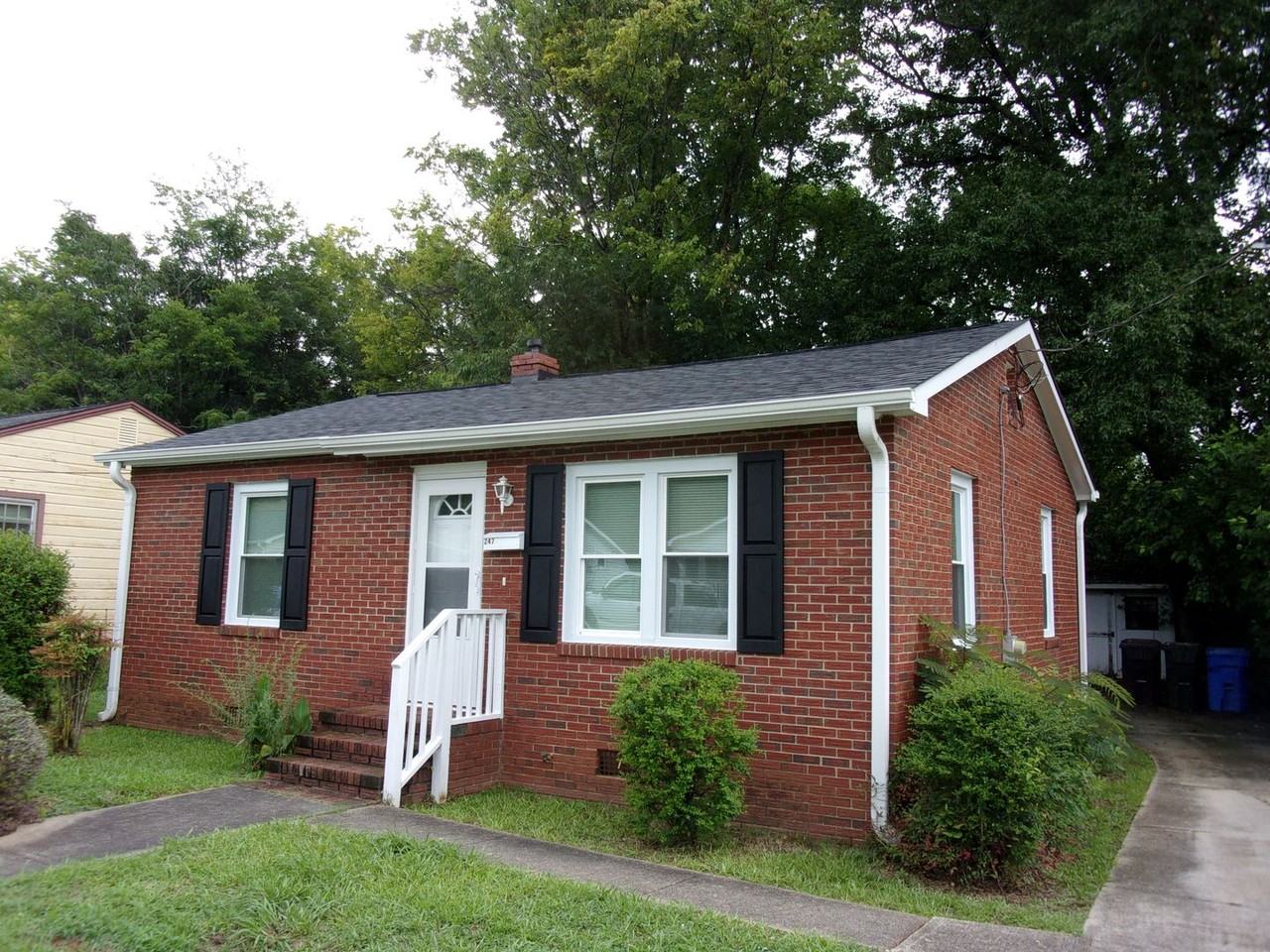 247 Barber St - Photo 2 of 11