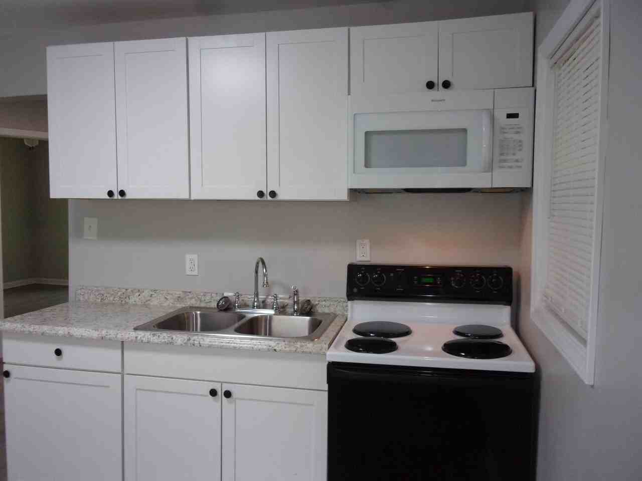 247 Barber St - Photo 5 of 11