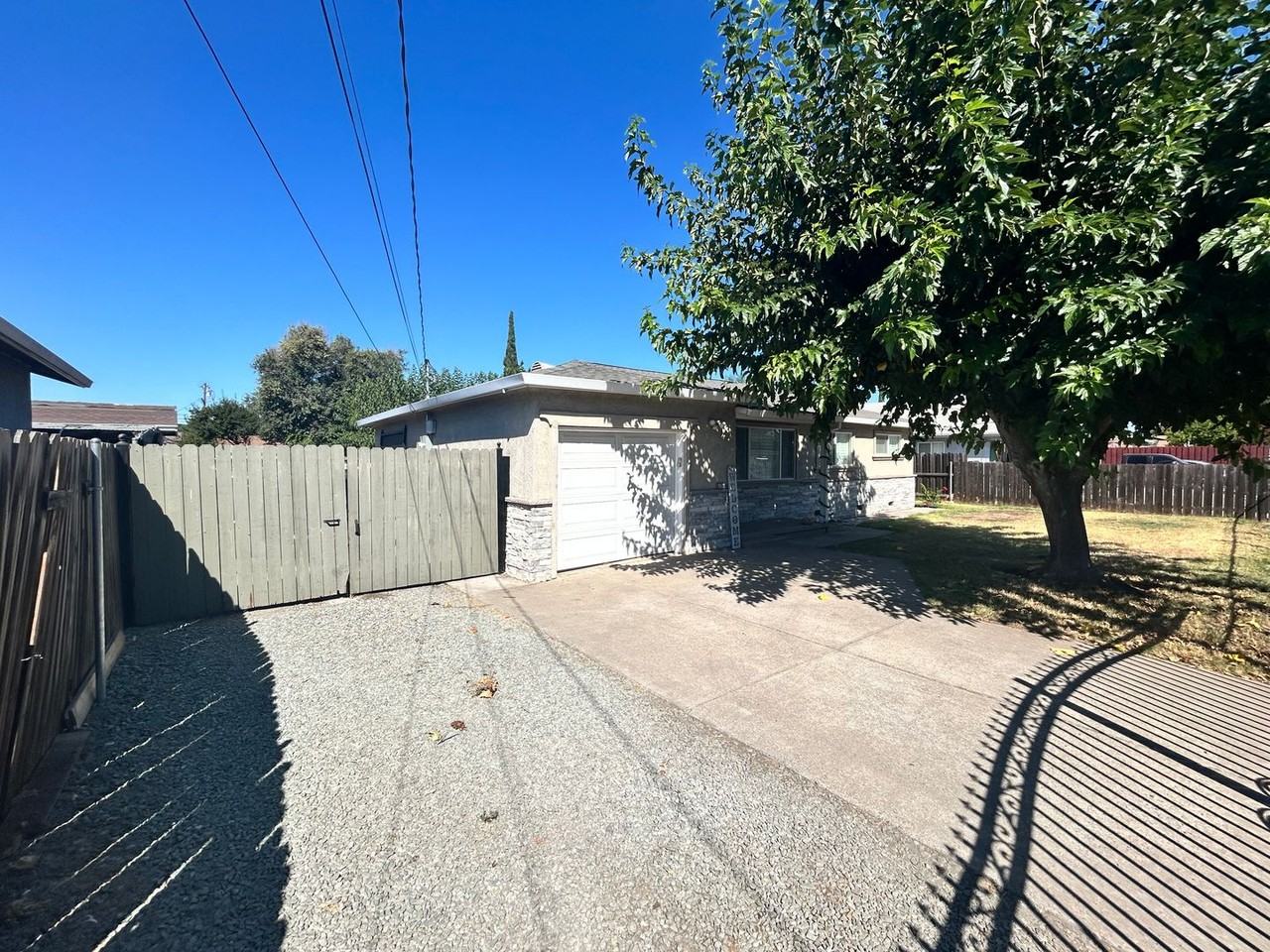 131 S Olive Ave - Photo 4 of 22