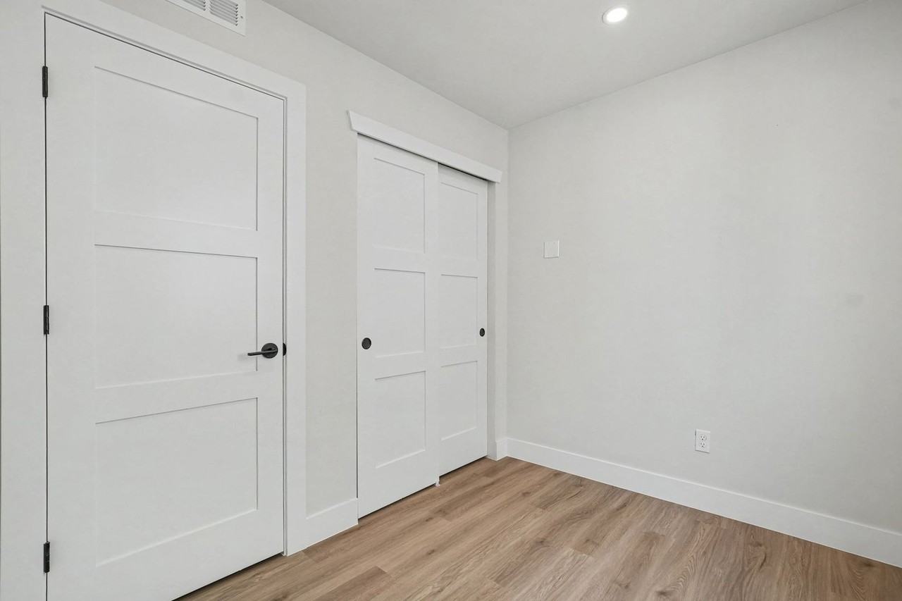 1370 Lowell Blvd - Photo 3 of 29