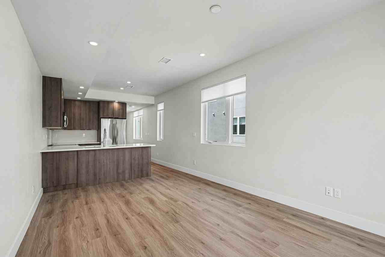 1370 Lowell Blvd - Photo 5 of 29