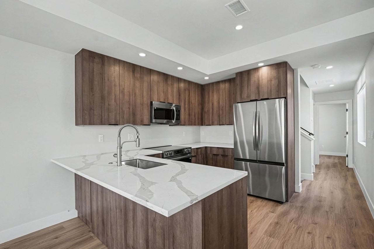1370 Lowell Blvd - Photo 6 of 29
