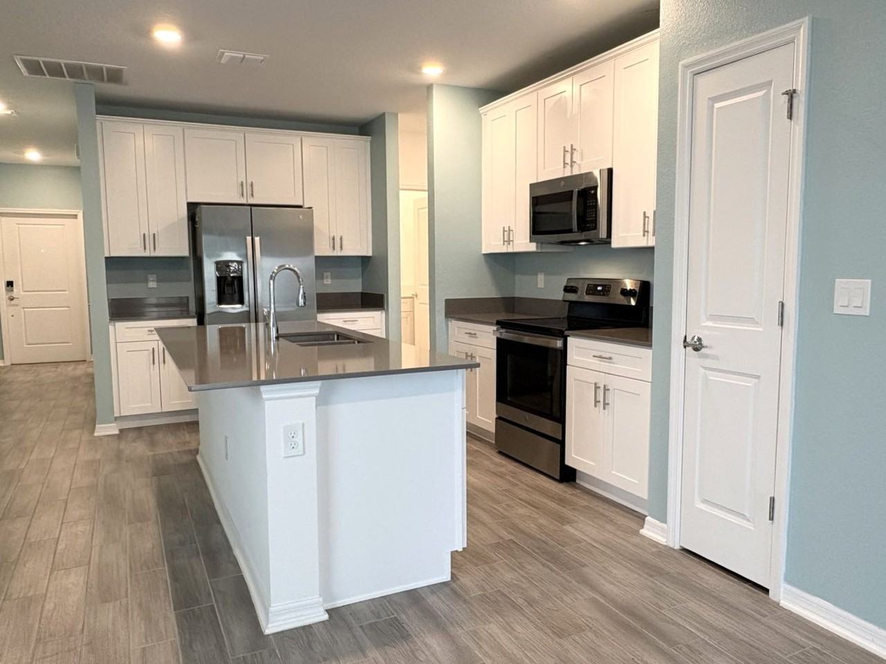 1095 Cabot Cliffs Dr - Photo 3 of 21