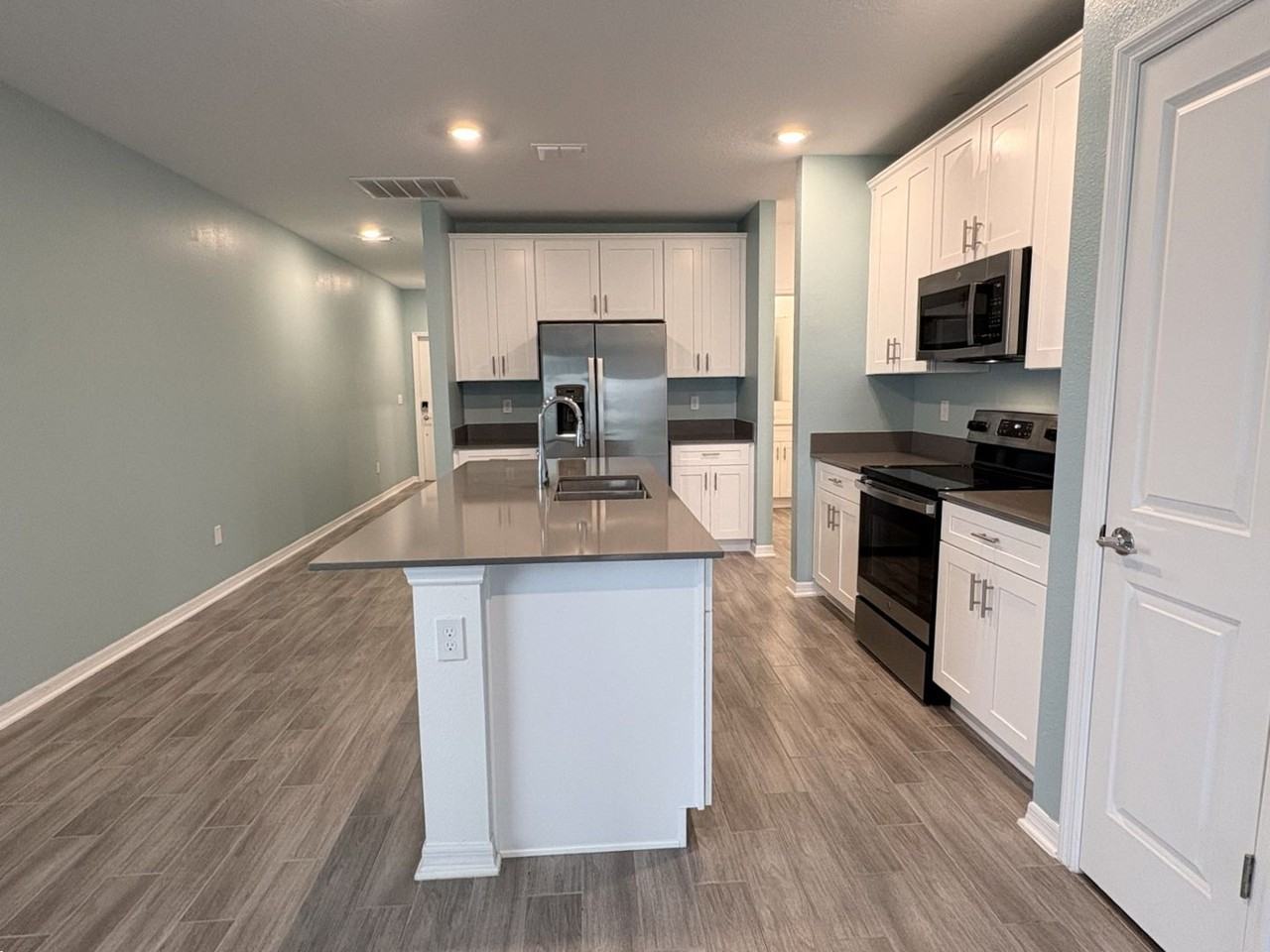 1095 Cabot Cliffs Dr - Photo 4 of 21