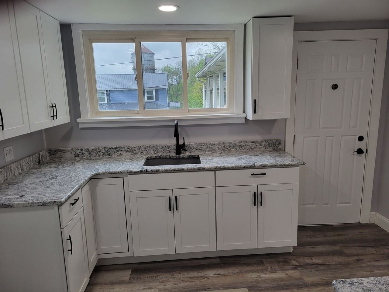 1366 Main St - Photo 6 of 18