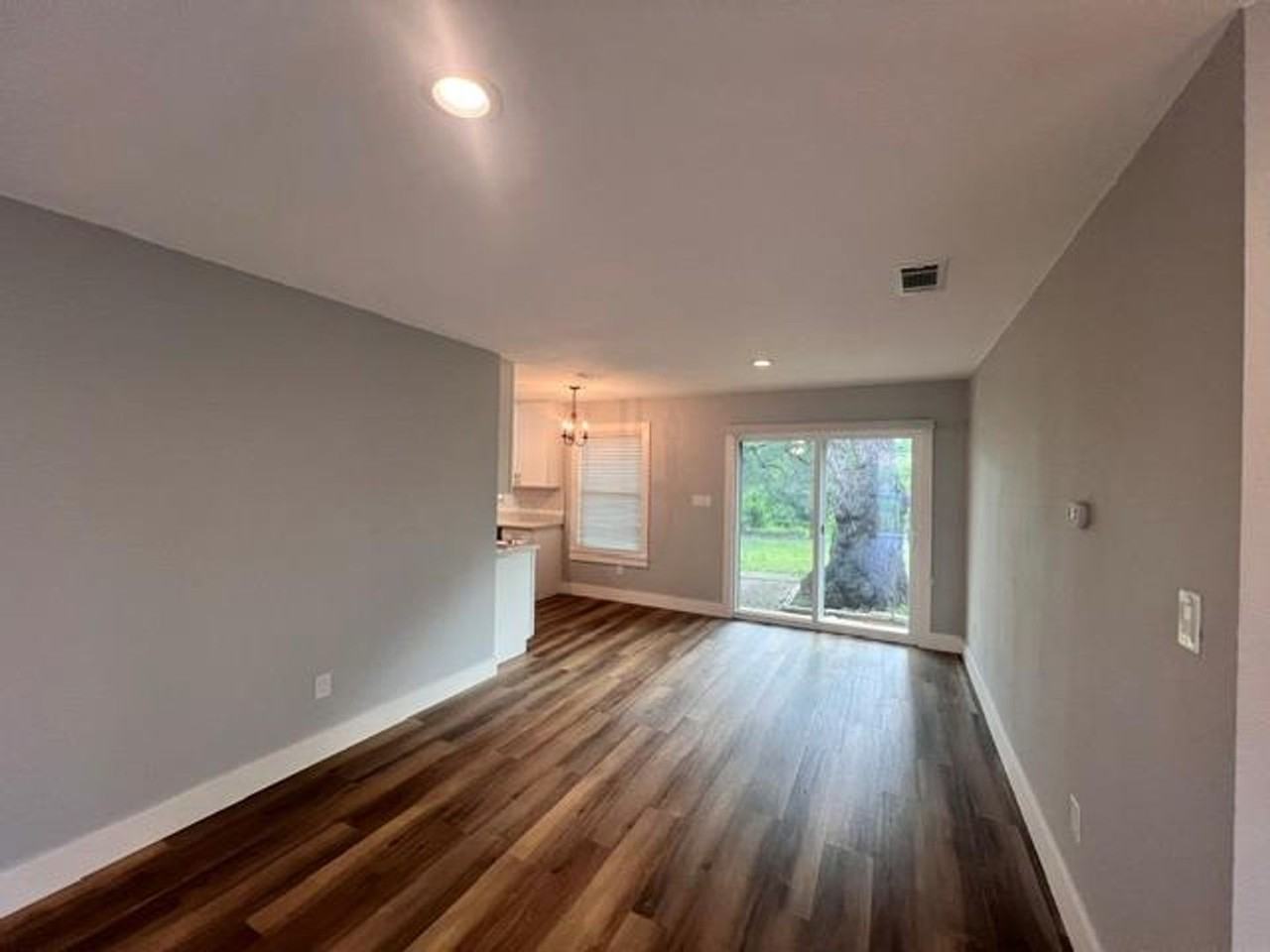 200 Deen Ave - Photo 3 of 19