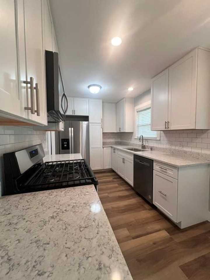 200 Deen Ave - Photo 5 of 19