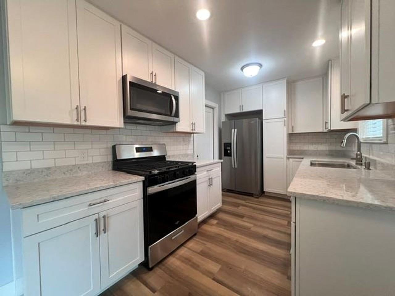 200 Deen Ave - Photo 7 of 19