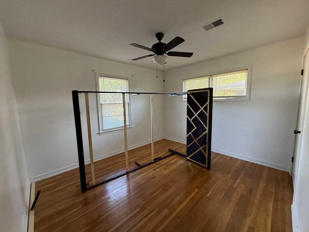 307 Union Ave - Photo 6 of 18