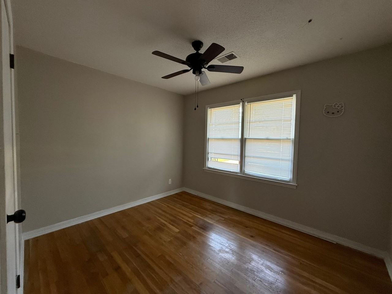 307 Union Ave - Photo 7 of 18
