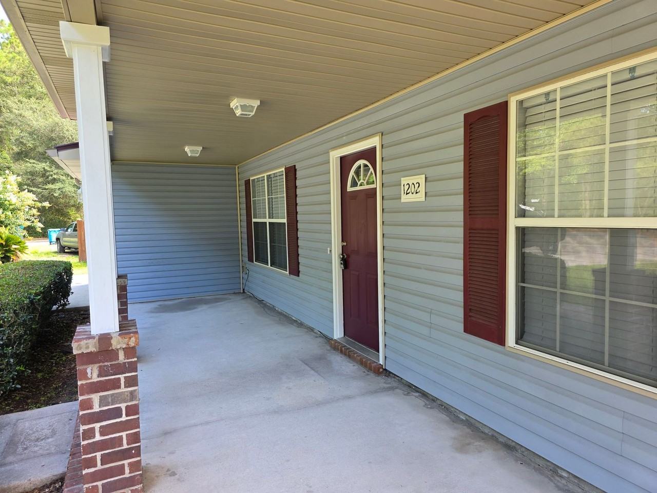 1202 Carolina Ave - Photo 3 of 26