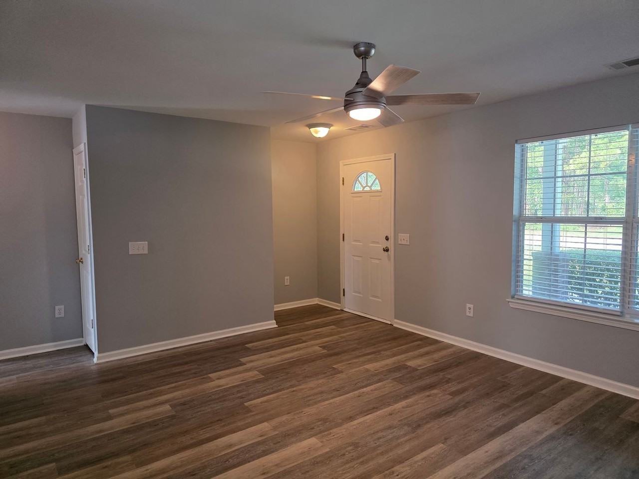 1202 Carolina Ave - Photo 4 of 26