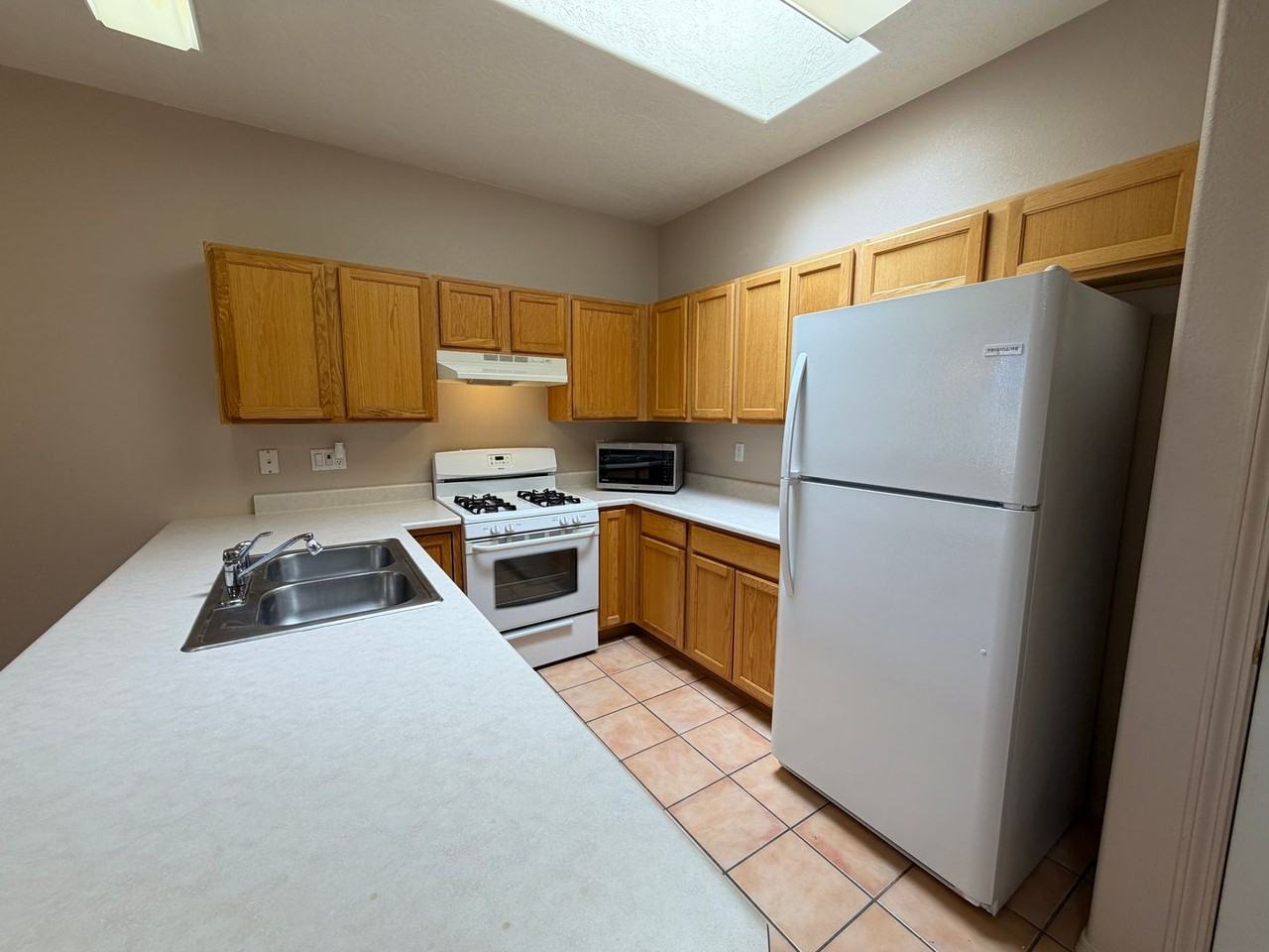 4516 Holiday Breeze Pl Ne - Photo 6 of 17