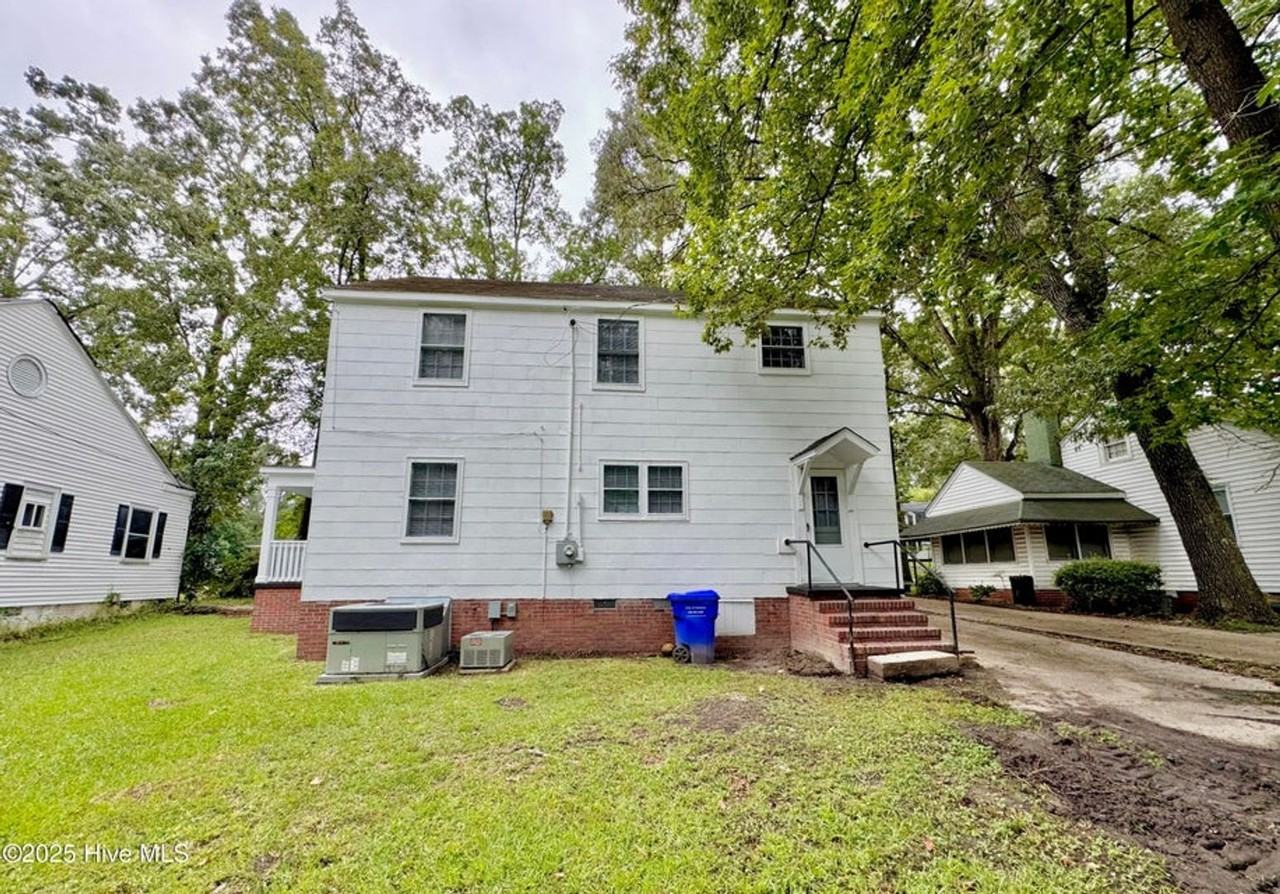 306 Wilson Ave - Photo 3 of 17