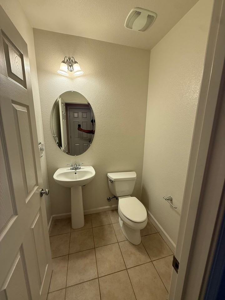 4350 Mount Kisco Way - Photo 6 of 14