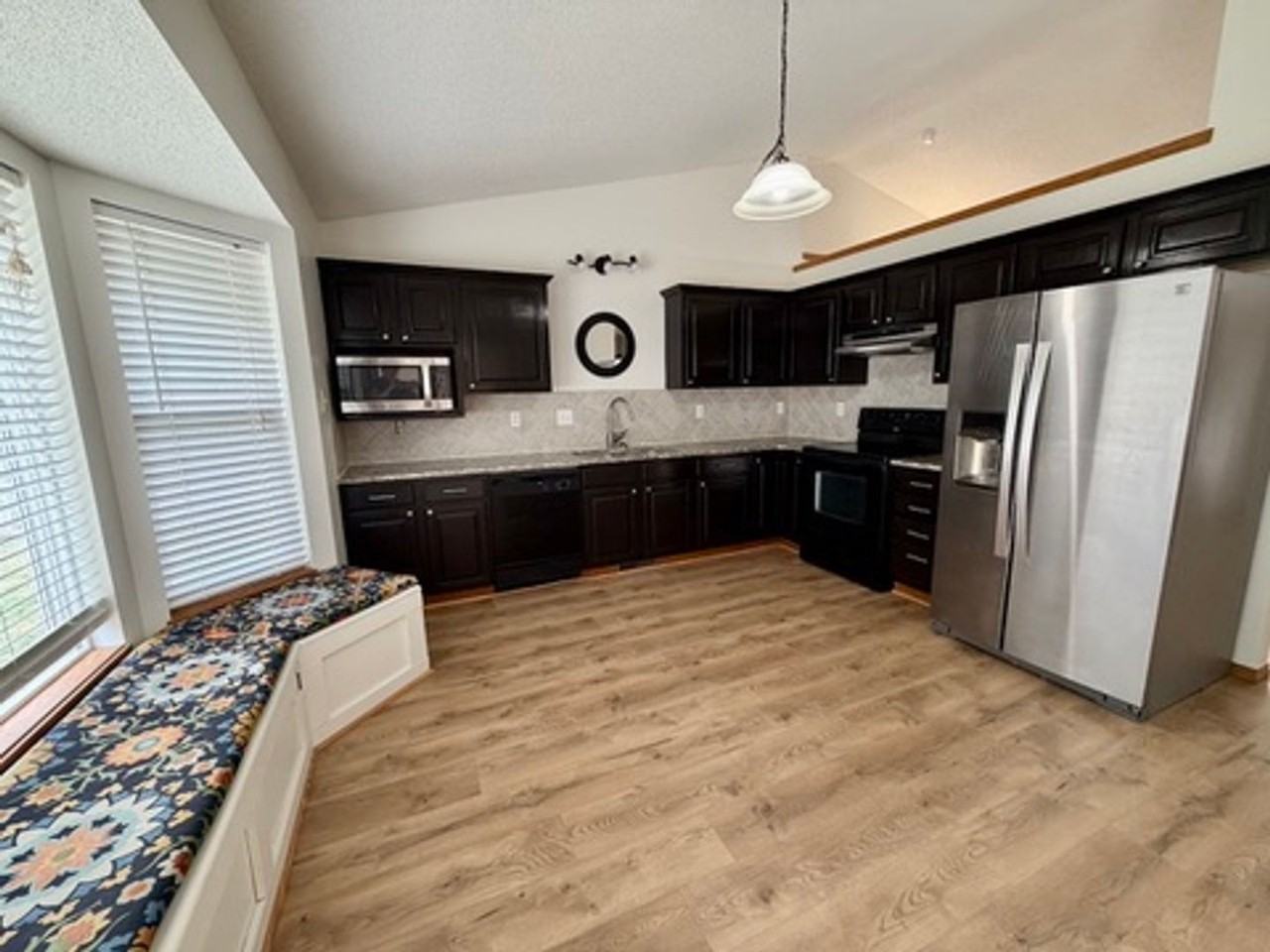 2315 N Brandon Cir - Photo 4 of 21