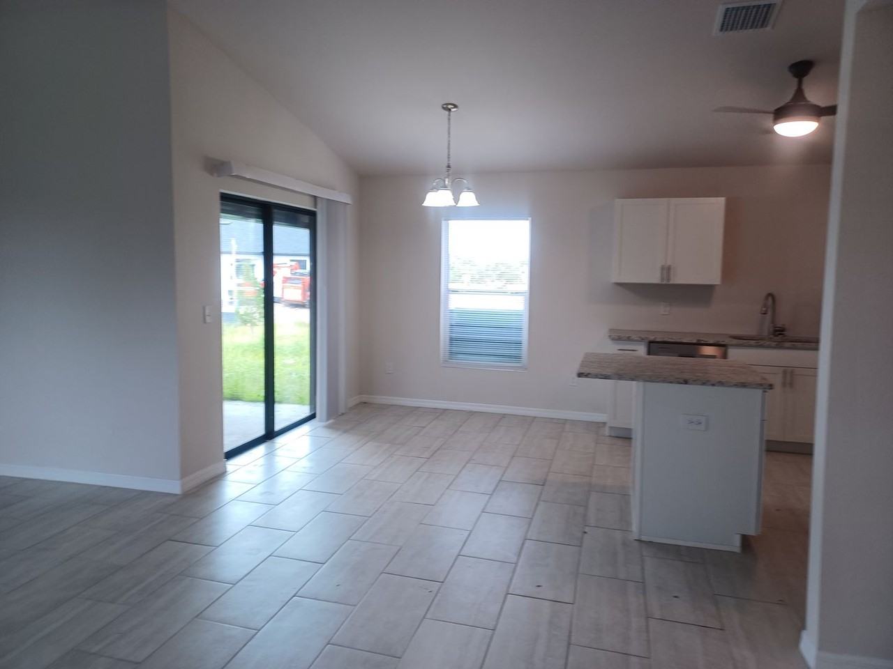 1329 Ne 19th St - Photo 2 of 16