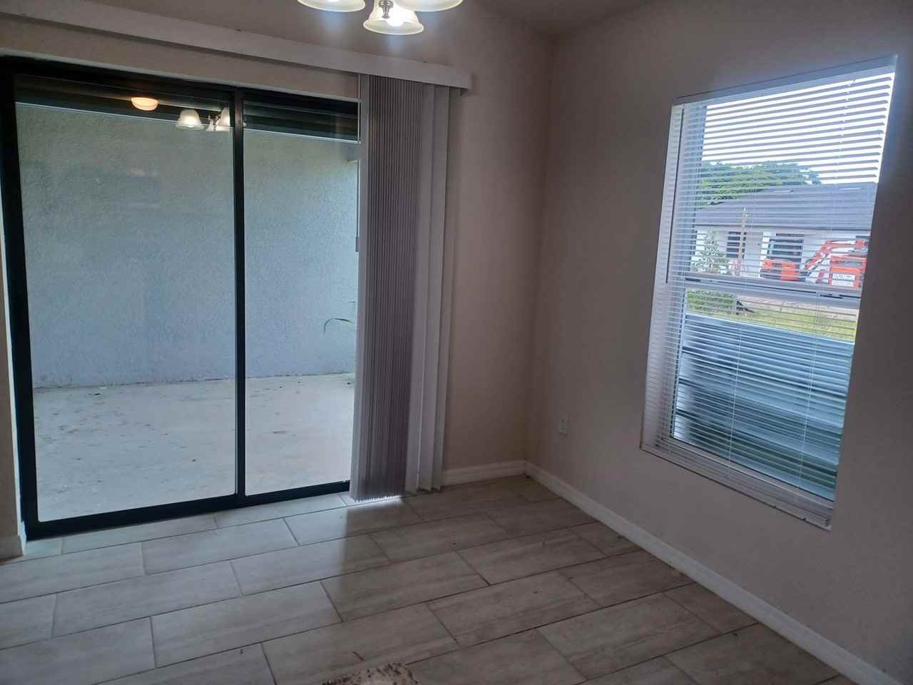 1329 Ne 19th St - Photo 3 of 16