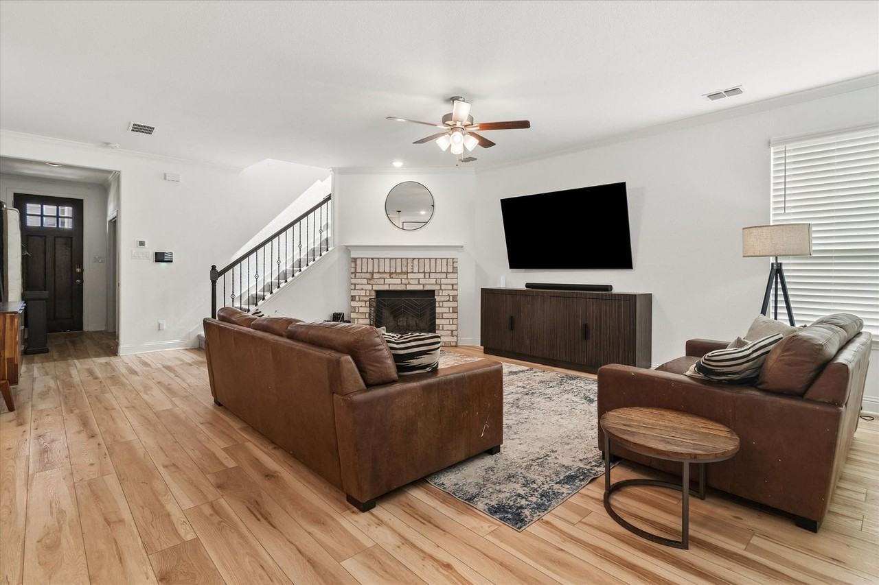10032 Travis Dr - Photo 5 of 26