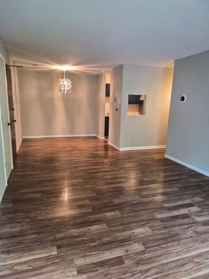1482 Stonebridge Cir - Photo 3 of 17