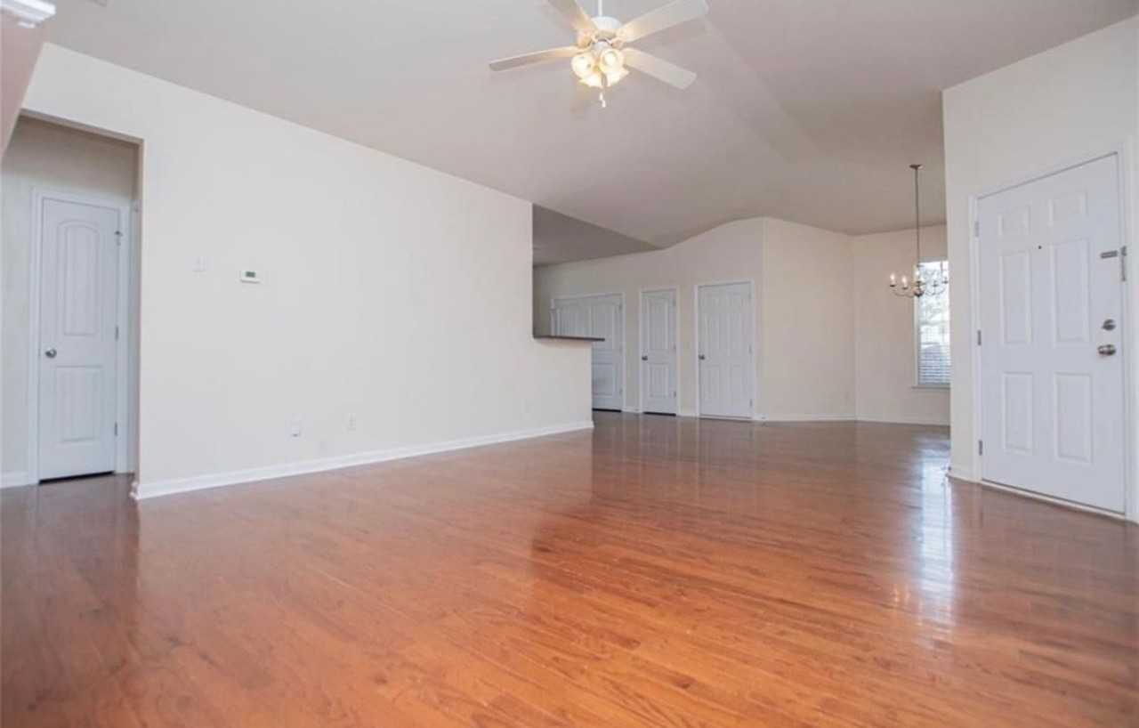 240 River Meadow Dr - Photo 4 of 16