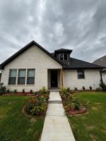 featured image of 7 Fernwood Dr