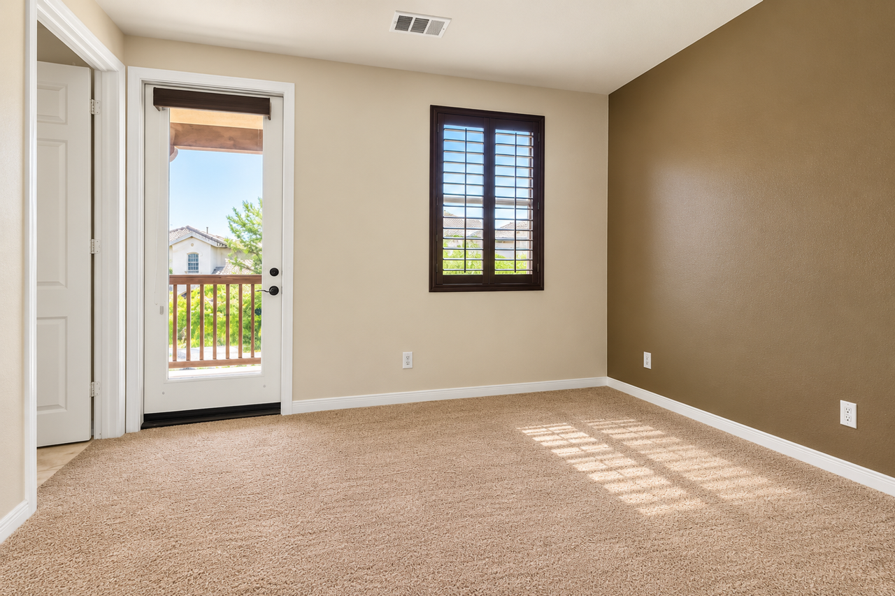 1653 Irwin St - Photo 6 of 9