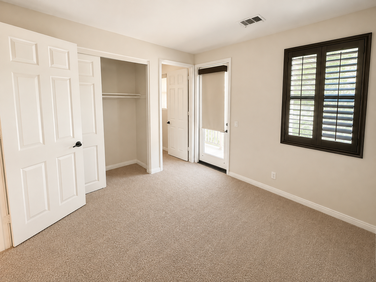 1653 Irwin St - Photo 7 of 9