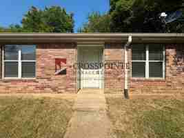 featured image of 825 W 25th St