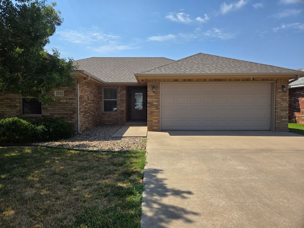 2323 Flagstone Dr