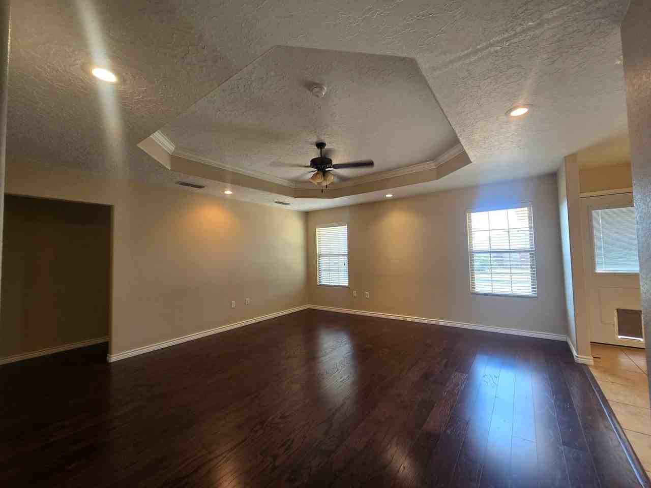 2323 Flagstone Dr - Photo 2 of 11