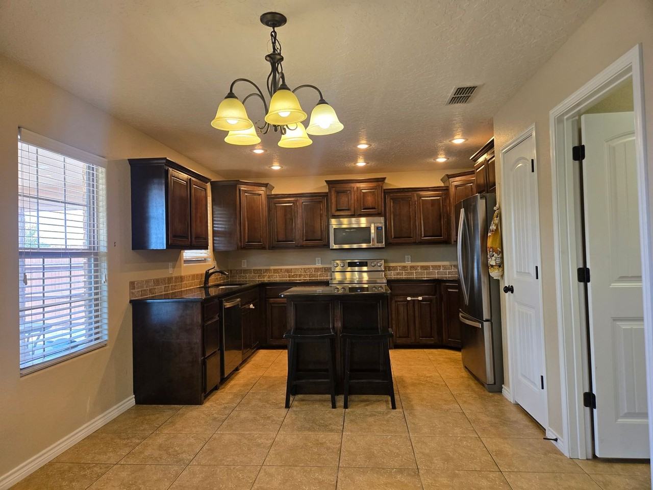 2323 Flagstone Dr - Photo 3 of 11