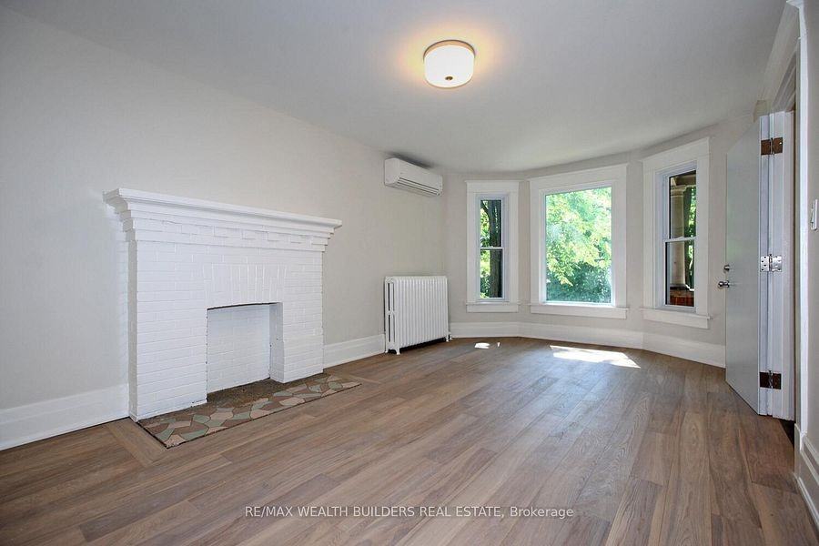 163 Parkside Drive #B - Photo 5 of 19