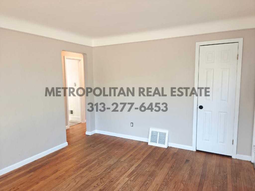 1713 Gilman St - Photo 4 of 22