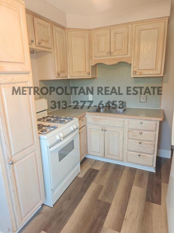 1713 Gilman St - Photo 6 of 22