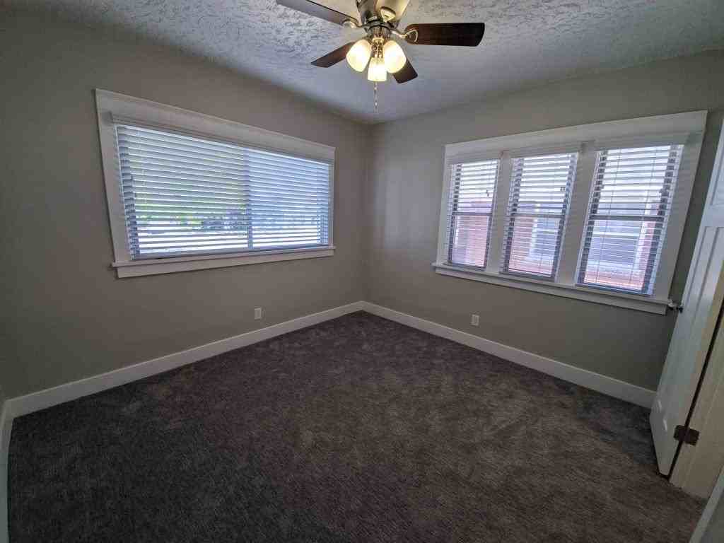 2070 Monroe Blvd - Photo 6 of 14