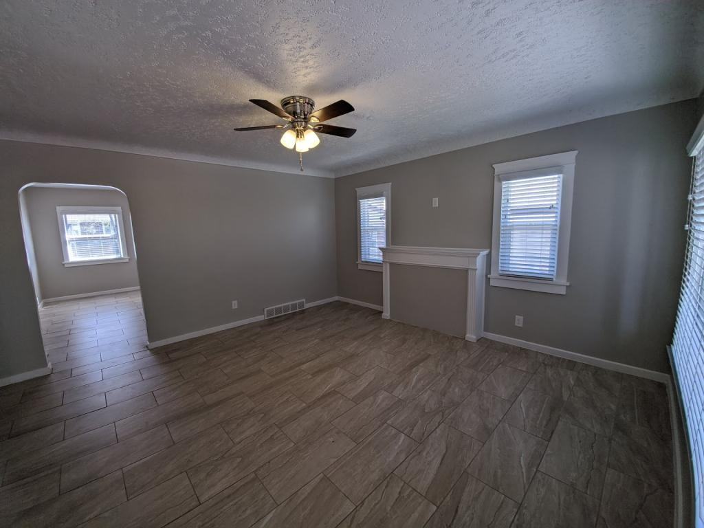 2070 Monroe Blvd - Photo 7 of 14
