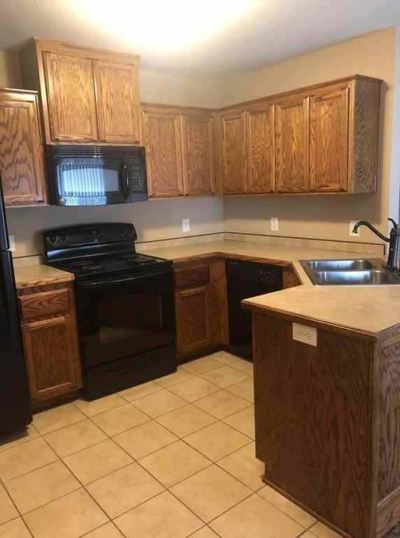 1301 Tracy Ave - Photo 4 of 11