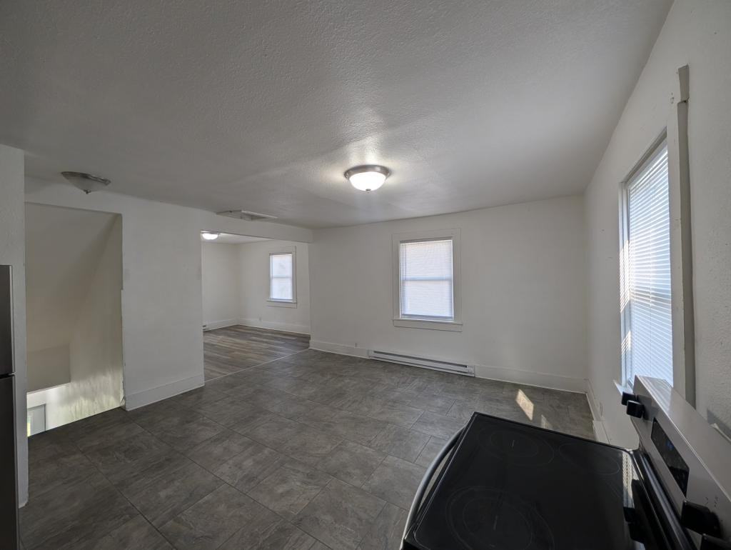 501 N Main St - Photo 4 of 15