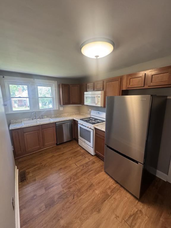 6812 Goshen Rd - Photo 3 of 16
