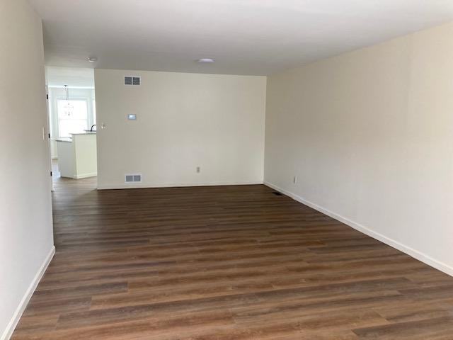 327 Oxford Pl - Photo 2 of 20