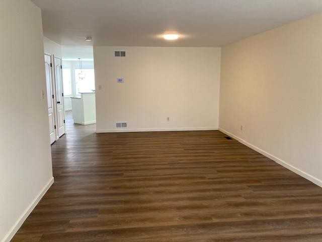 327 Oxford Pl - Photo 3 of 20