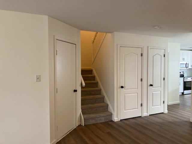 327 Oxford Pl - Photo 4 of 20